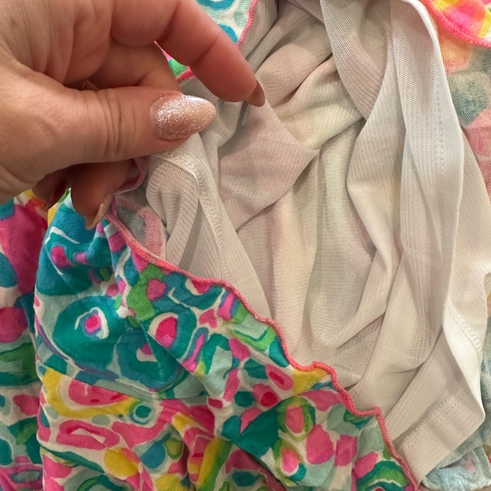 Lilly Pulitzer Vibrant Pink and Green romper. - Picture 7 of 9